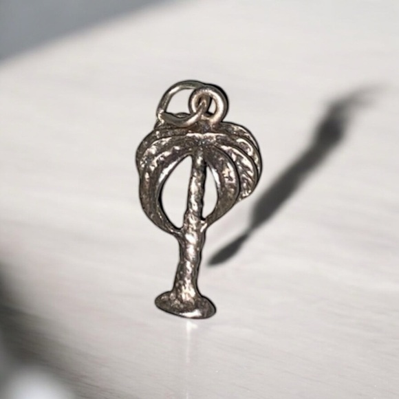 Palmetto/Palm Tree Charm or Pendant in Vintage Sterling Silver - Picture 2 of 5